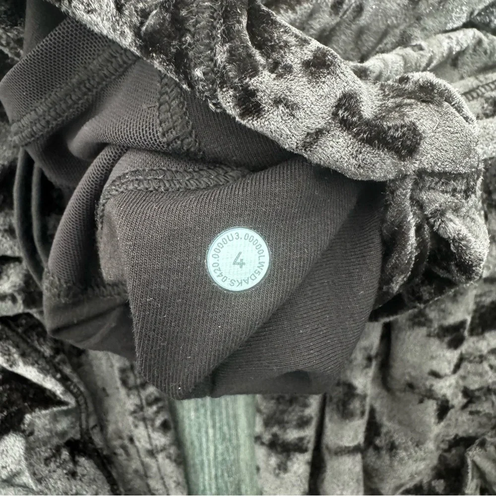 Lululemon Womens Size 4 Ready to Crush Jogger French Press